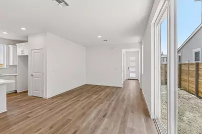 6425 Ventris Walk, Sacramento, CA 95823 - Photo 7