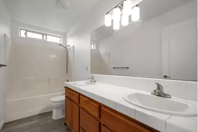 528 Burgundy Street, Los Banos, CA 93635 - Photo 13