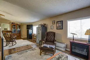 3343 Jasmin Ct, Coulterville, CA 95311 - Photo 13