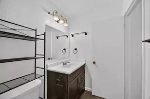 9131 Newhall Dr, Sacramento, CA 95826 - Photo 23