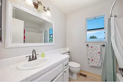 781 S Wicker Way, Galt, CA 95632 - Photo 17