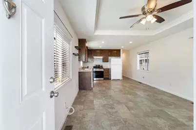 West Lane #24, Stockton, CA 95210 - Photo 5