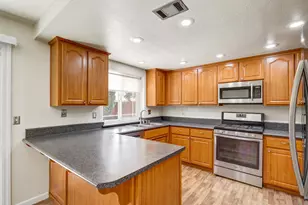 6932 Springmont Dr, Elk Grove, CA 95758 - Photo 19