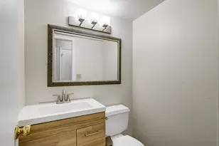 6932 Springmont Dr, Elk Grove, CA 95758 - Photo 37