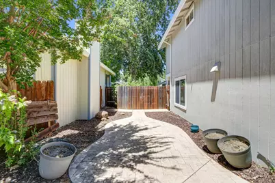 6932 Springmont Drive, Elk Grove, CA 95758 - Photo 45