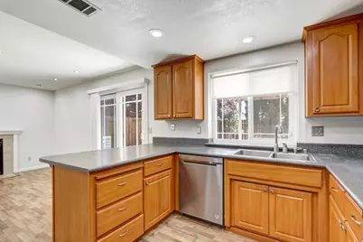 6932 Springmont Drive, Elk Grove, CA 95758 - Photo 21