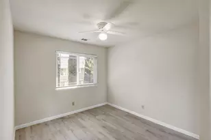 6932 Springmont Dr, Elk Grove, CA 95758 - Photo 35