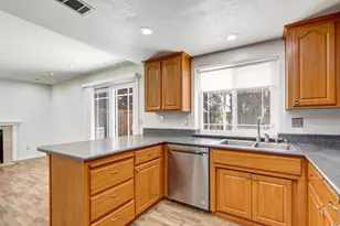 6932 Springmont Dr, Elk Grove, CA 95758 - Photo 23