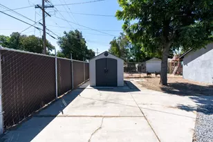750 Collins Ave, Fresno, CA 93706 - Photo 29