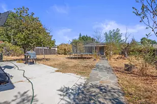 5081 Warwick Ave, Sacramento, CA 95820 - Photo 11