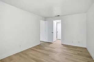 947 Fulton Ave, Sacramento, CA 95825 - Photo 29