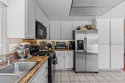 2810 Bogdan Court, Sacramento, CA 95827 - Photo 27