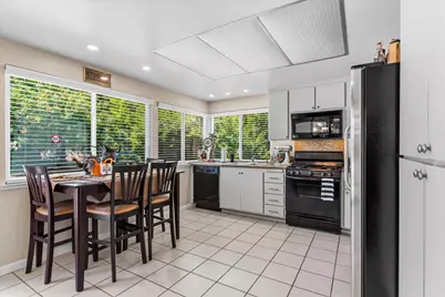 2810 Bogdan Court, Sacramento, CA 95827 - Photo 25