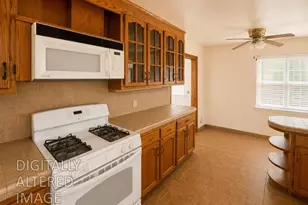 1217 Woodman Way, Modesto, CA 95350 - Photo 7