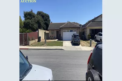 1496 Falcon, Salinas, CA 93905 - Photo 5