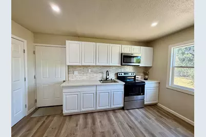 1916 Scenic Drive, Modesto, CA 95355 - Photo 7