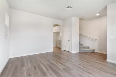 8167 Weeping Willow Lane, Sacramento, CA 95828 - Photo 5