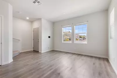 8167 Weeping Willow Lane, Sacramento, CA 95828 - Photo 3