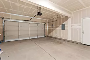 8833 Stratham Wy, Elk Grove, CA 95758 - Photo 21