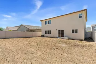 8833 Stratham Wy, Elk Grove, CA 95758 - Photo 23