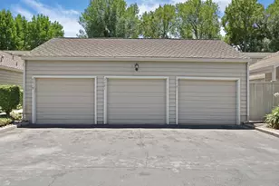 2021 Cedar Ridge Dr, Stockton, CA 95207 - Photo 3