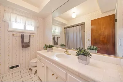 8163 Woodleaf Drive, Fair Oaks, CA 95628 - Photo 25