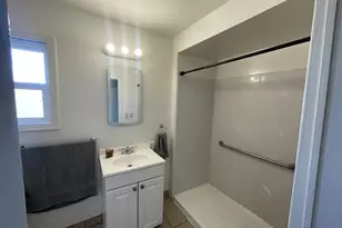 703 Flower St, Turlock, CA 95380 - Photo 7