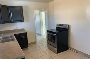 703 Flower St, Turlock, CA 95380 - Photo 9