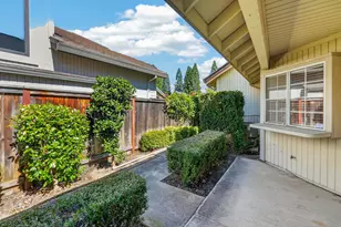 2721 Courtside Dr, Roseville, CA 95661 - Photo 49