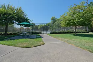 2229 Woodside Ln, Sacramento, CA 95825 - Photo 25