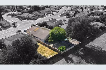 8888 Fox Creek Drive, Stockton, CA 95210 - Photo 5