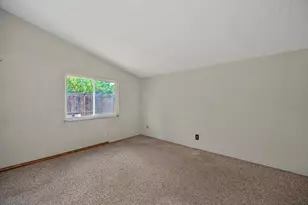 9 Thatcher Cir, Sacramento, CA 95823 - Photo 15