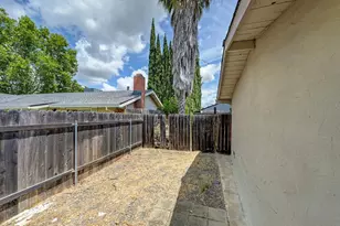 9 Thatcher Cir, Sacramento, CA 95823 - Photo 25