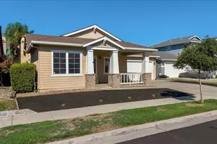 564 Old Bluff Ct, Oakdale, CA 95361 - Photo 3