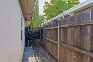 5441 71st St, Sacramento, CA 95820 - Photo 29
