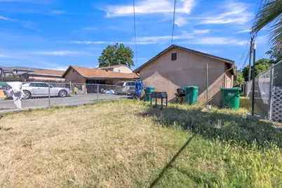 1734 E Worth Street, Stockton, CA 95205 - Photo 29