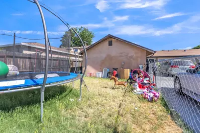 1734 E Worth Street, Stockton, CA 95205 - Photo 23