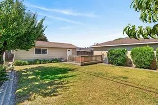 1412 Elisabeth Ave, Escalon, CA 95320 - Photo 33