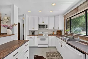 17500 E Collier Rd, Acampo, CA 95220 - Photo 17