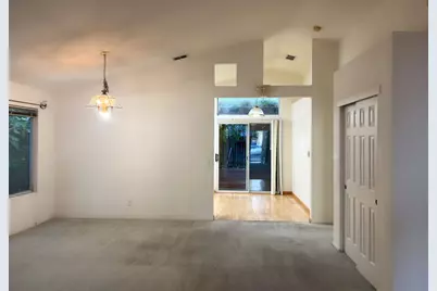 9184 Cerrolinda Circle, Elk Grove, CA 95758 - Photo 9