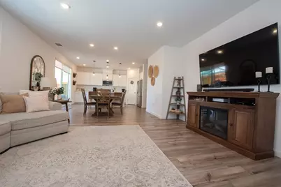 8758 Hg Madrigal Way, Elk Grove, CA 95624 - Photo 11