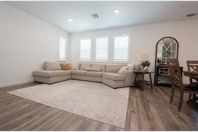 8758 Hg Madrigal Way, Elk Grove, CA 95624 - Photo 9
