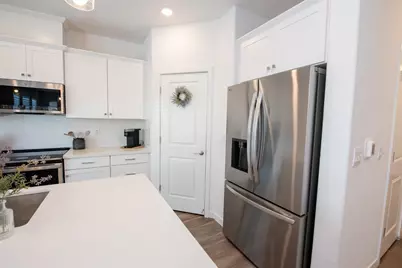 8758 Hg Madrigal Way, Elk Grove, CA 95624 - Photo 17