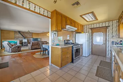 16565 Lacey Boulevard, Lemoore, CA 93245 - Photo 15
