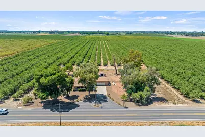 16565 Lacey Boulevard, Lemoore, CA 93245 - Photo 47