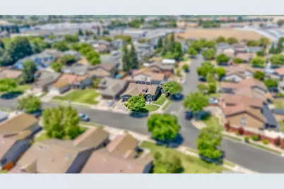 3327 Summer Creek Drive, Turlock, CA 95382 - Photo 3
