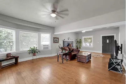 310 W I Street, Oakdale, CA 95361 - Photo 7