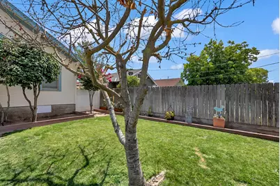 310 W I Street, Oakdale, CA 95361 - Photo 23