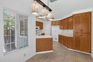 9475 Madrid Way, Elk Grove, CA 95758 - Photo 15