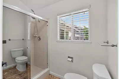 9475 Madrid Way, Elk Grove, CA 95758 - Photo 37